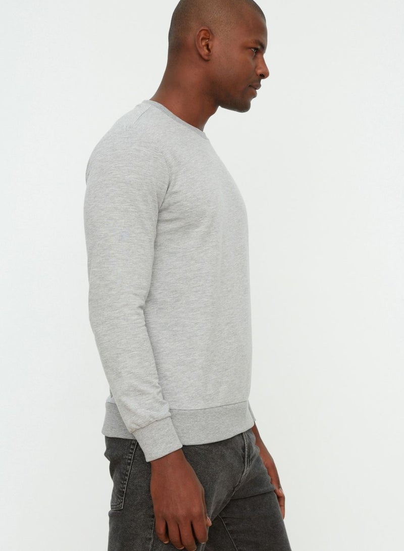 trendyol Essential Sweatshirt  - Image 3
