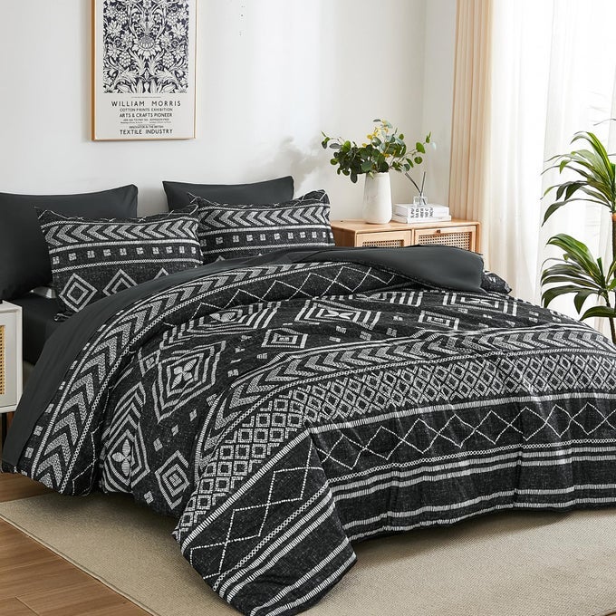 BLACK COMFORTER SET KING SIZE BOHO AZTEC COMFORTER BEDDING SET 7 PIECE BOHEMIAN BED IN A BAG SOFT MICROFIBER STRIPED COMPLETE BEDDING SET WITH SHEETS FOR ALL SEASON