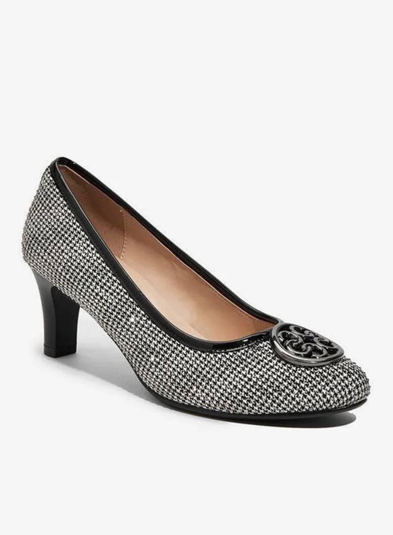 سيليست حذاء نسائي بكعب كتلة بتفاصيل شعار