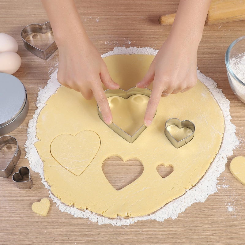 BakingWorld 5-Piece Stainless Steel Heart Cookie Cutter Set - Valentine's Day, Birthday, Wedding Baking Tools (5 Sizes: 1.18" to 4.21") - Dishwasher Safe with Gift Box - Image 4