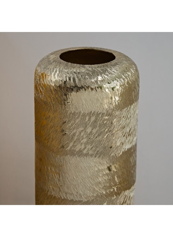 Catlyn Aluminium Textured Vase 12 x 12 x 33 cm - pzsku/Z11939F713350F9D4285BZ/45/_/1729501430/dd8dbb56-4379-42f7-9ecd-3328a3b3ae59