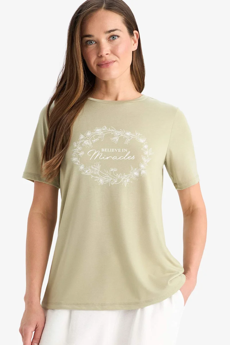 ديفاكتو Regular Fit Crew Neck Short Sleeve T-Shirt