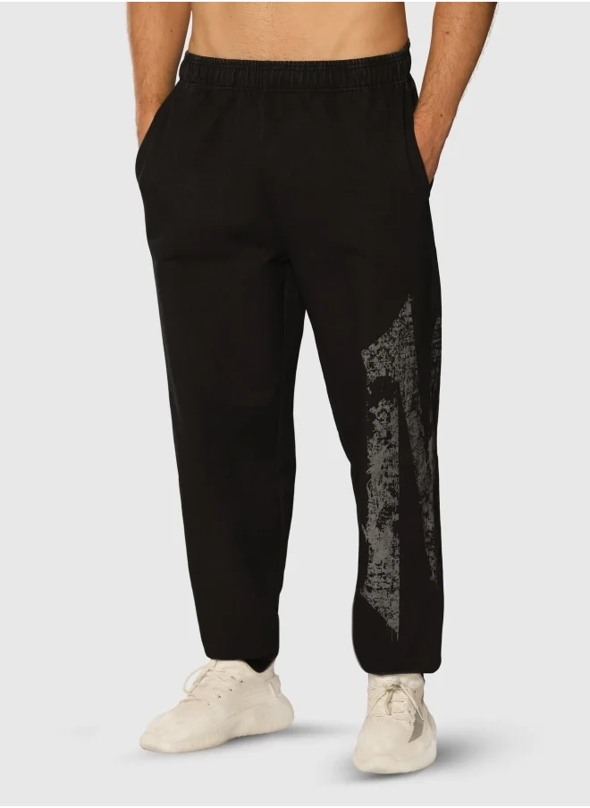 Musclemind Men's Acid Wash Printed Cotton Denim Joggers with Elasticated Hidden Drawstring Waistband, Deep Pockets, Long-Lasting Colour, Super Soft, Lightweight And Streachable Fabric for All Day Comfort