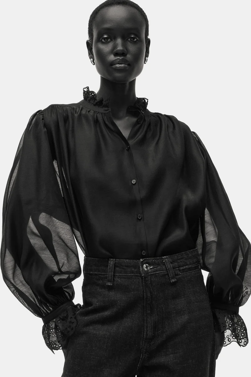 H&M Broderie anglaise-detail blouse