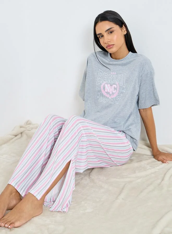 ستايلي طقم من بنطال بيجاما وتيشيرت بطبعة جرافيك