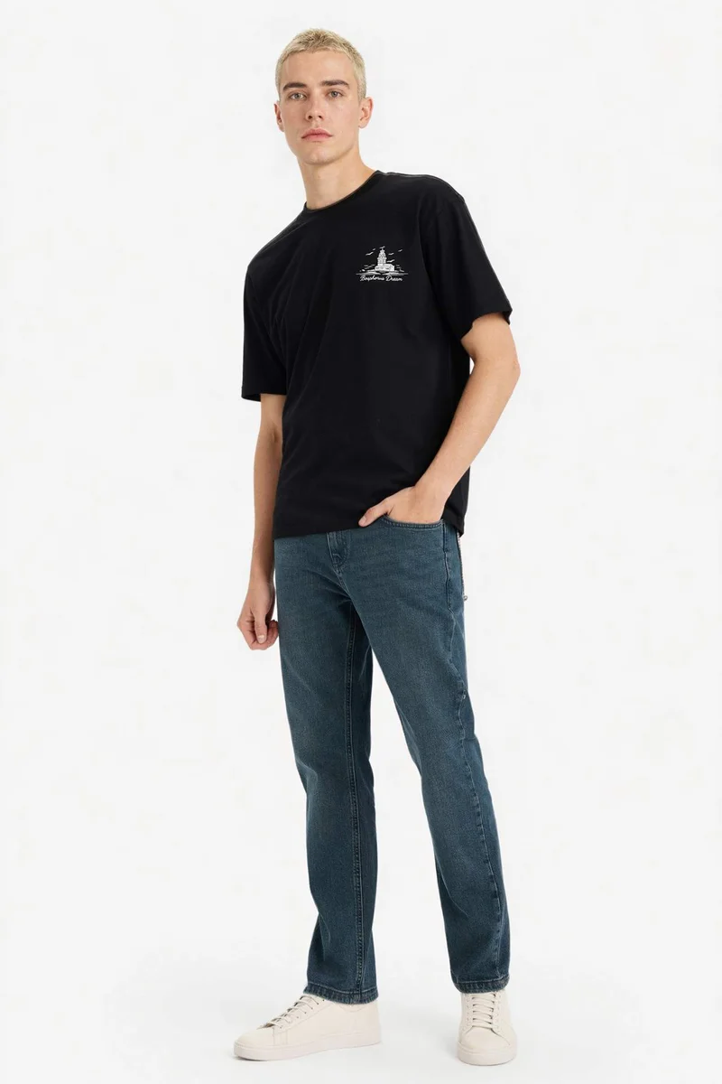 ديفاكتو Boxy Fit Crew Neck Short Sleeve T-Shirt