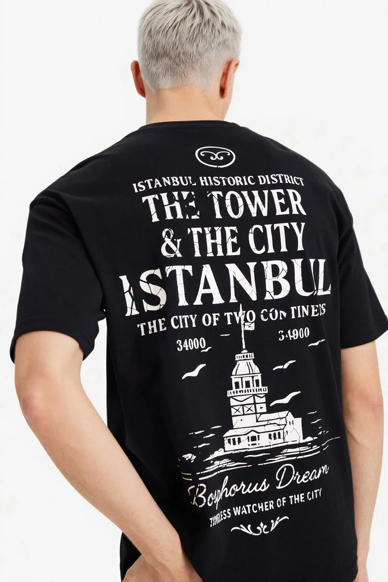 ديفاكتو Boxy Fit Crew Neck Short Sleeve T-Shirt