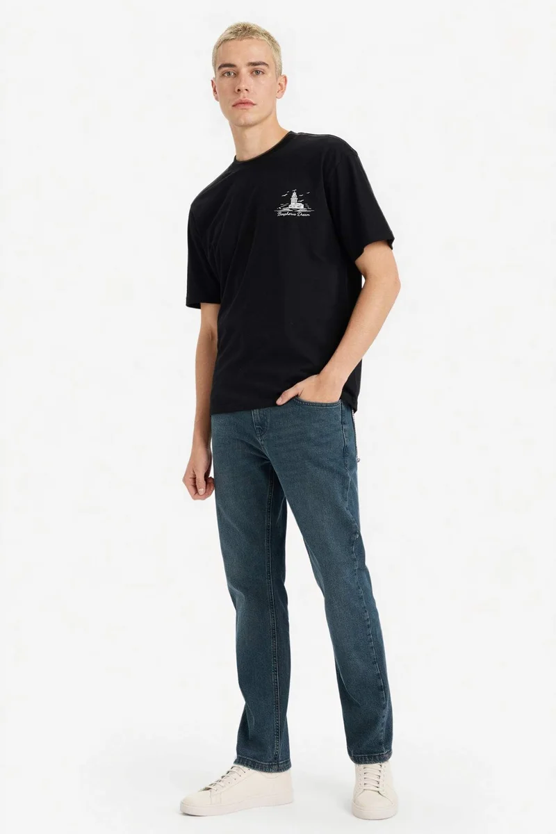 ديفاكتو Boxy Fit Crew Neck Short Sleeve T-Shirt