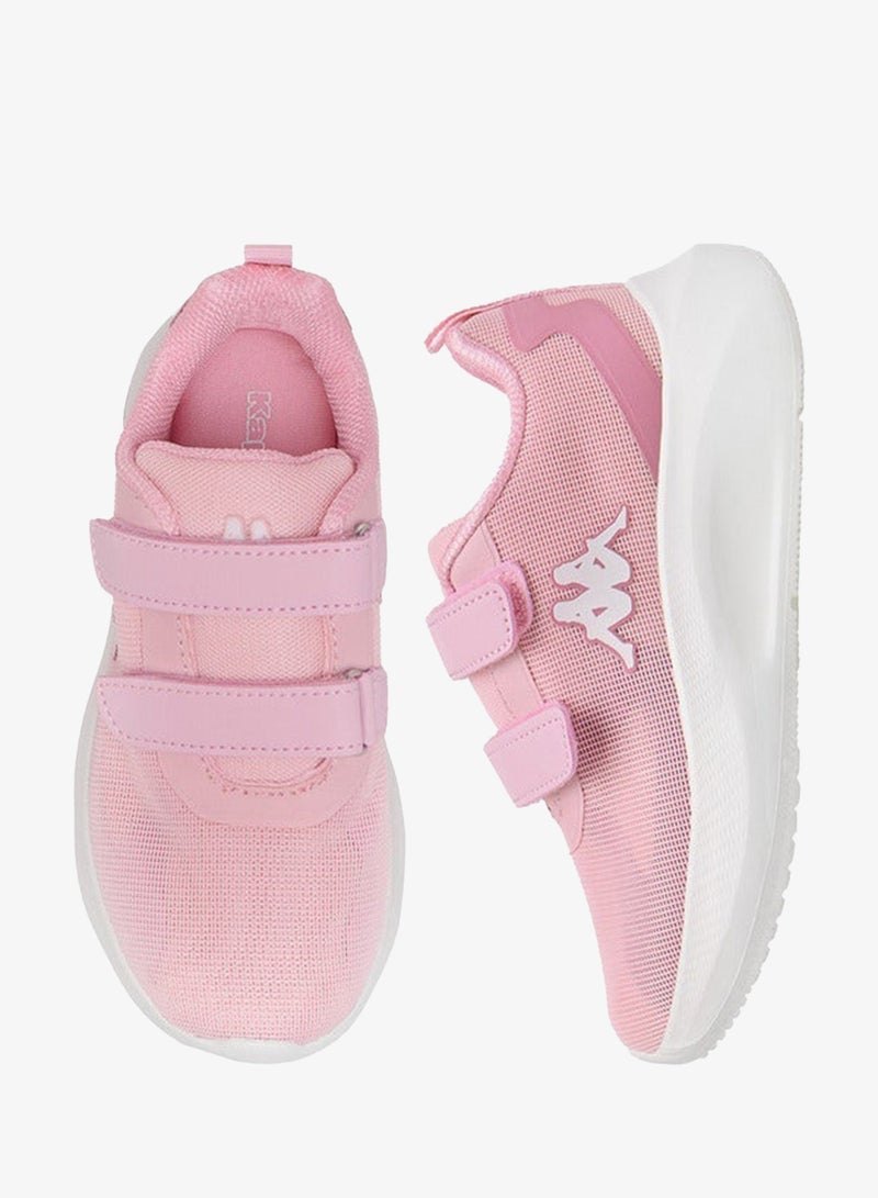 كابا حذاء رياضي بناتي بشعار مطرز وإغلاق بشريط لاصق - Image 3