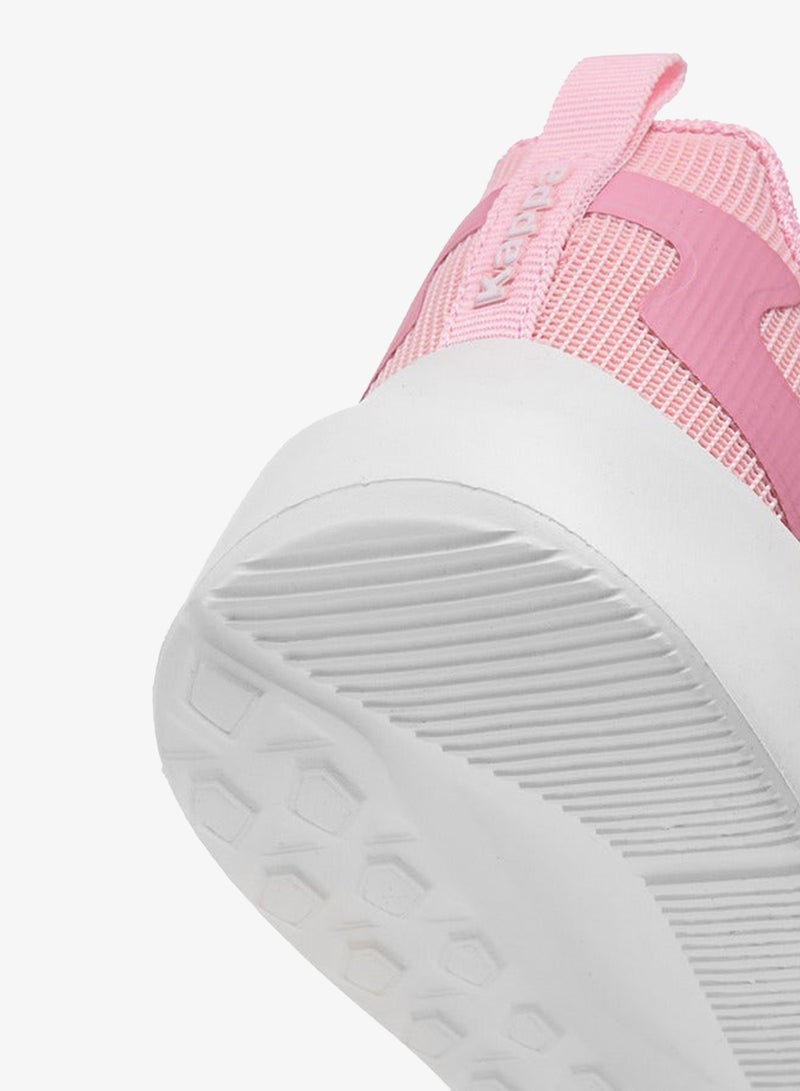 كابا حذاء رياضي بناتي بشعار مطرز وإغلاق بشريط لاصق - Image 4