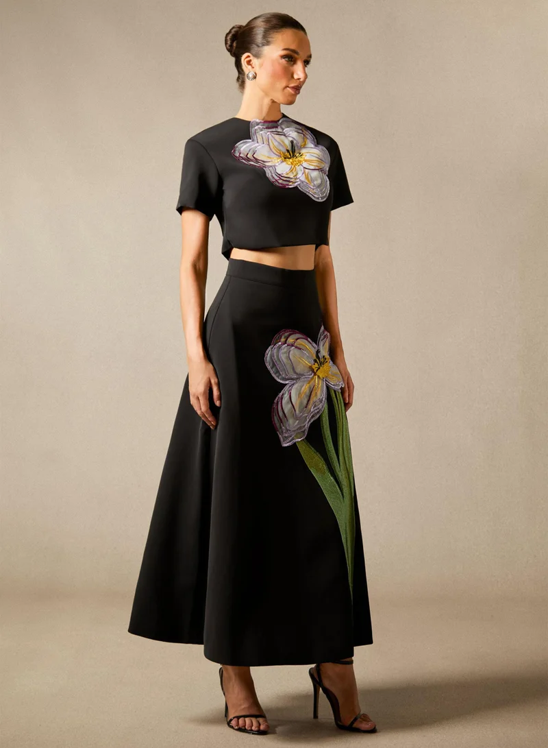 سنفير طقم بلوزة وتنورة قصيرة بأكمام قصيرة وتطريز زهور الأنجليكا