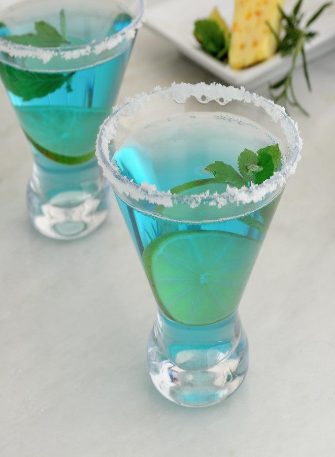 Youngever 6 Pack Plastic Martini Glasses, 8 Ounce Shatterproof Martini Cups, Stemless Martini Glasses - Image 4