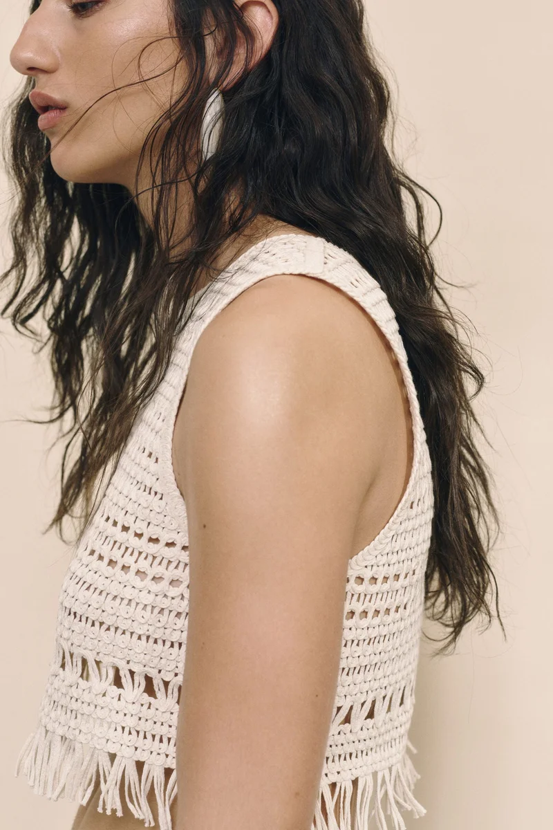 اتش اند ام فيست توب بتصميم يشبه الكروشيه