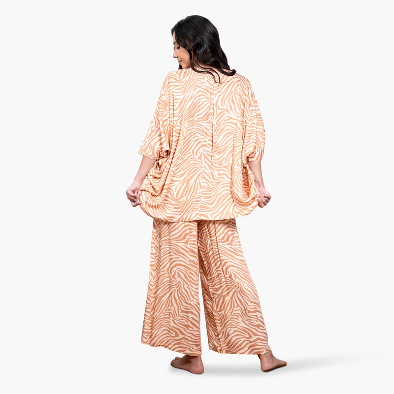Aadaraya Aadaraya All-Over Print Pyjama Set