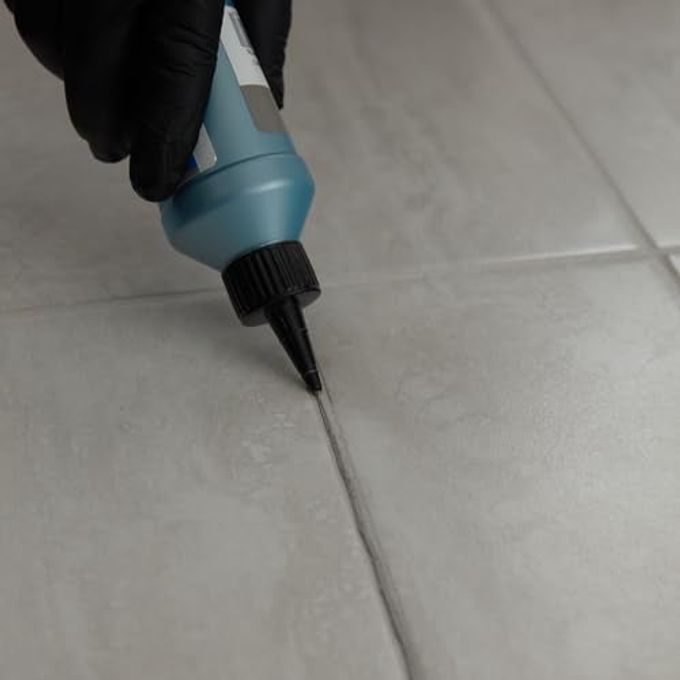 MAPEI Ultracare Grout Refresh, Universal Grout Colorant & Sealer, 8 Oz Bottle  Easy Grout Restoration & Protection, 5004 Bahama Beige - Image 2