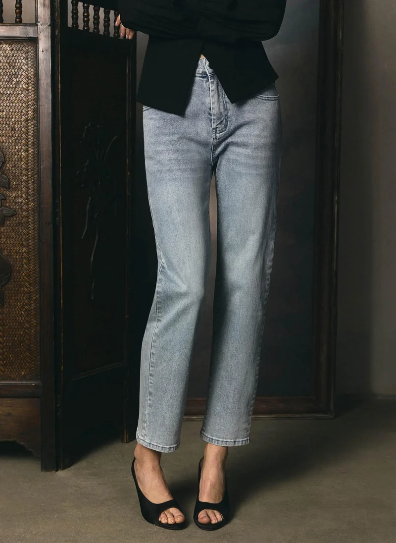 Lichi  Cropped straight-leg jeans in dense denim for Women | Best Price UAE