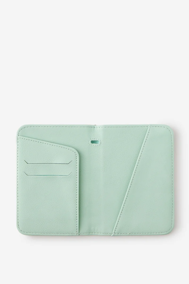 تايبو Passport Holder