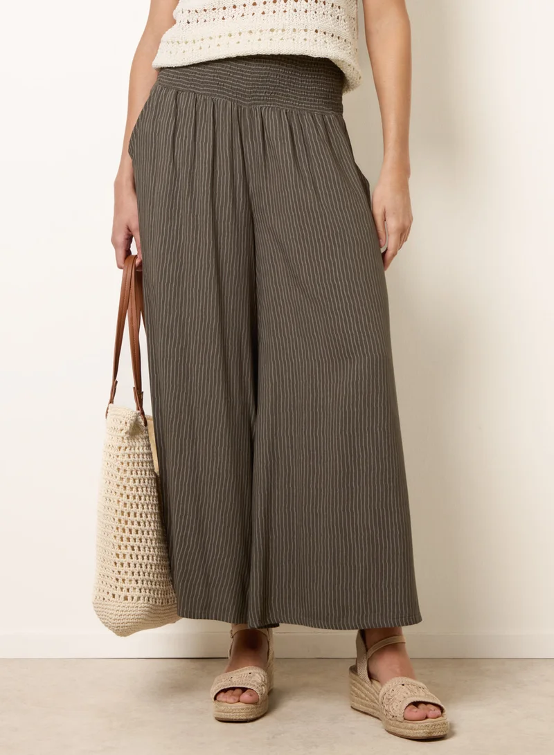 بلو فانيلا Wide Leg Shirred Waist Wavy Trousers
