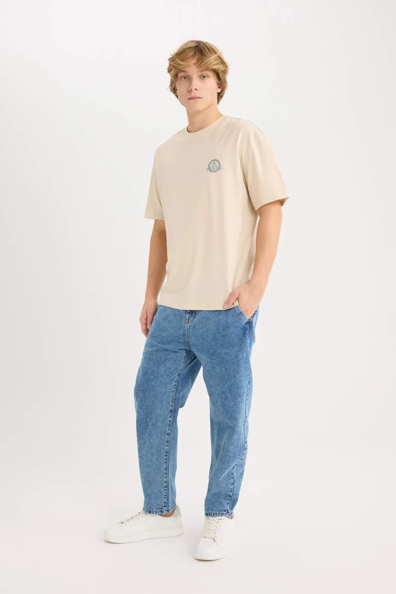 ديفاكتو Boxy Fit Crew Neck Printed Short Sleeve T-Shirt