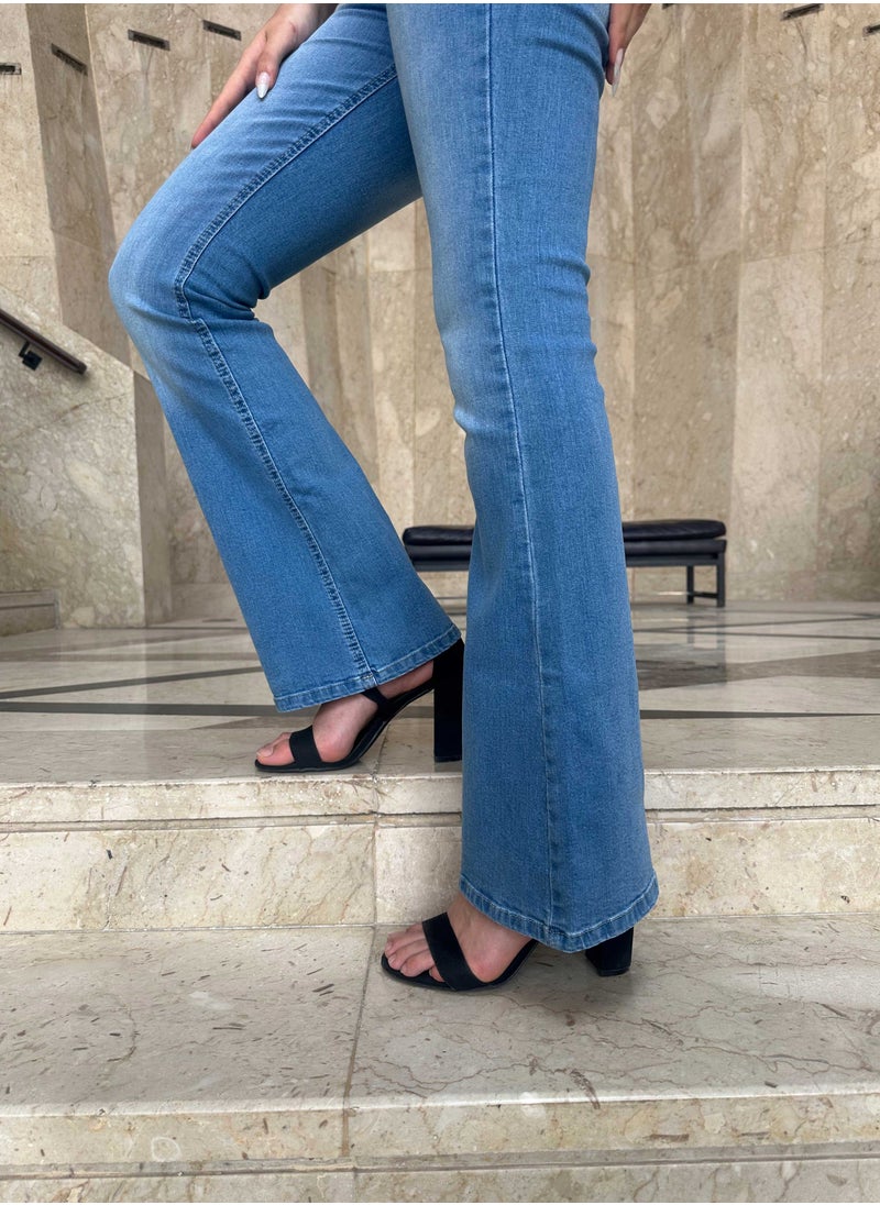 CIZARO - Flare - High-Waist Medium Washed Blue Jeans - Image 1