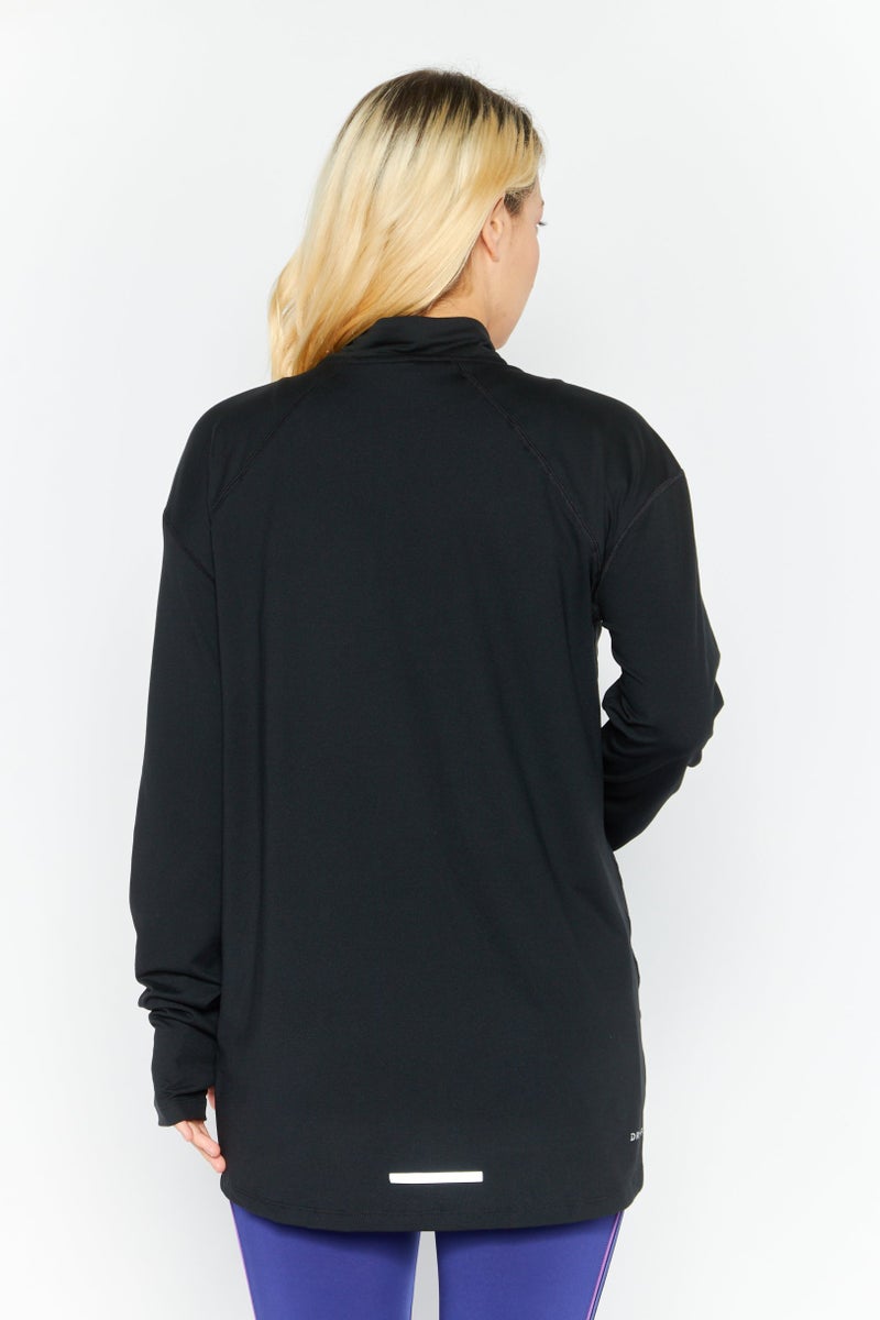 Nike قمصان جري طويلة الأكمام للنساء بتقنية دري-فيت، سوداء - Image 4