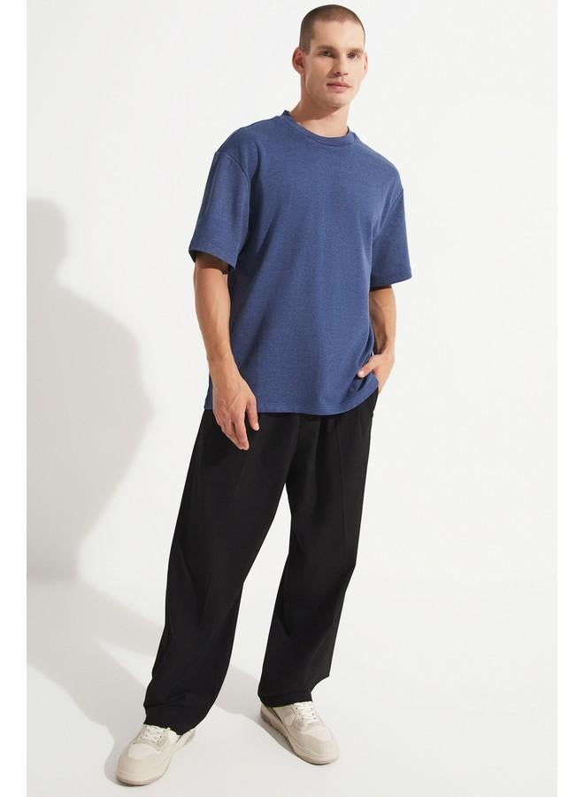 جون تيشيرت قطن رجالي بقصة واسعة وياقة دائرية باللون النيلي - Image 3