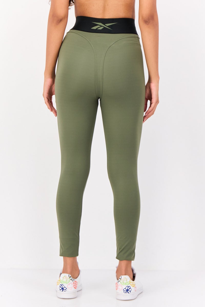 Reebok ليجنغ تدريب ضيق للنساء مع شعار مطرز، زيتوني - Image 3