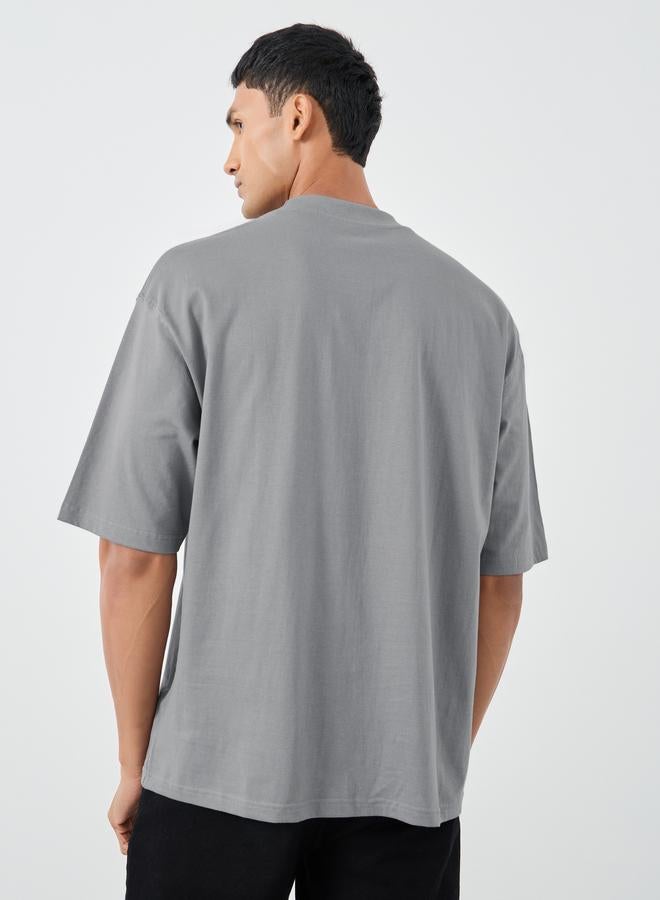 ستايلي تيشيرت بأكمام قصيرة وياقة دائرية بقصة واسعة - Image 5