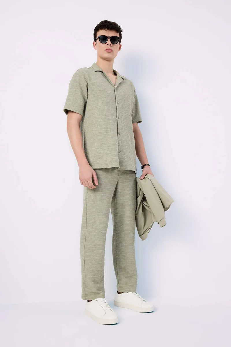 ديفاكتو Regular Fit Apache Neck Short Sleeve Shirt