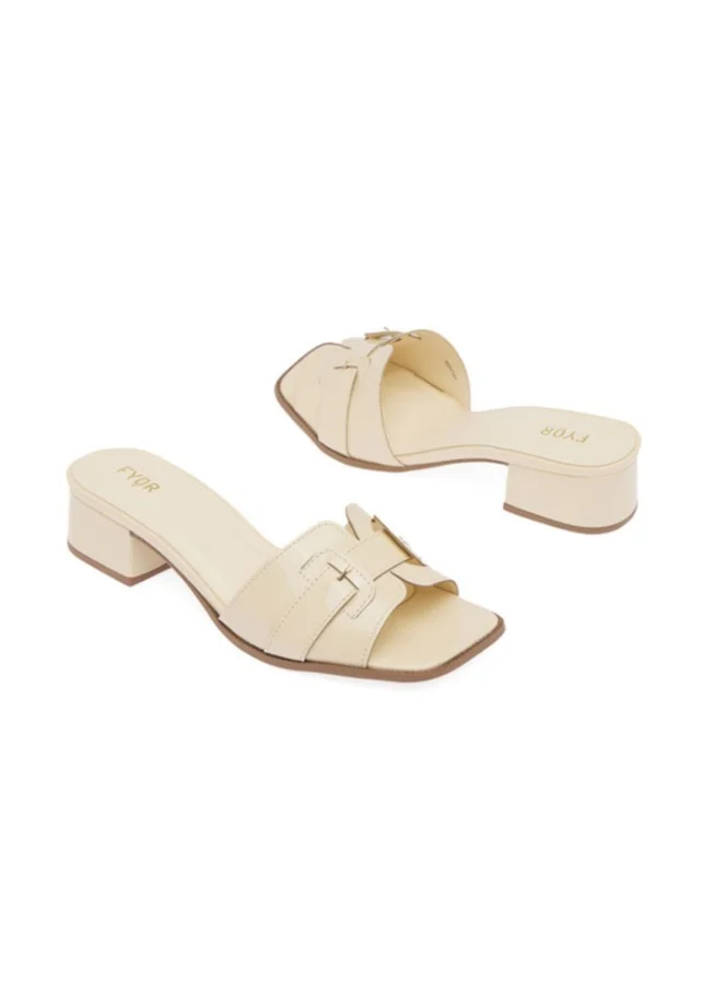 فايور Chic Patent Mule