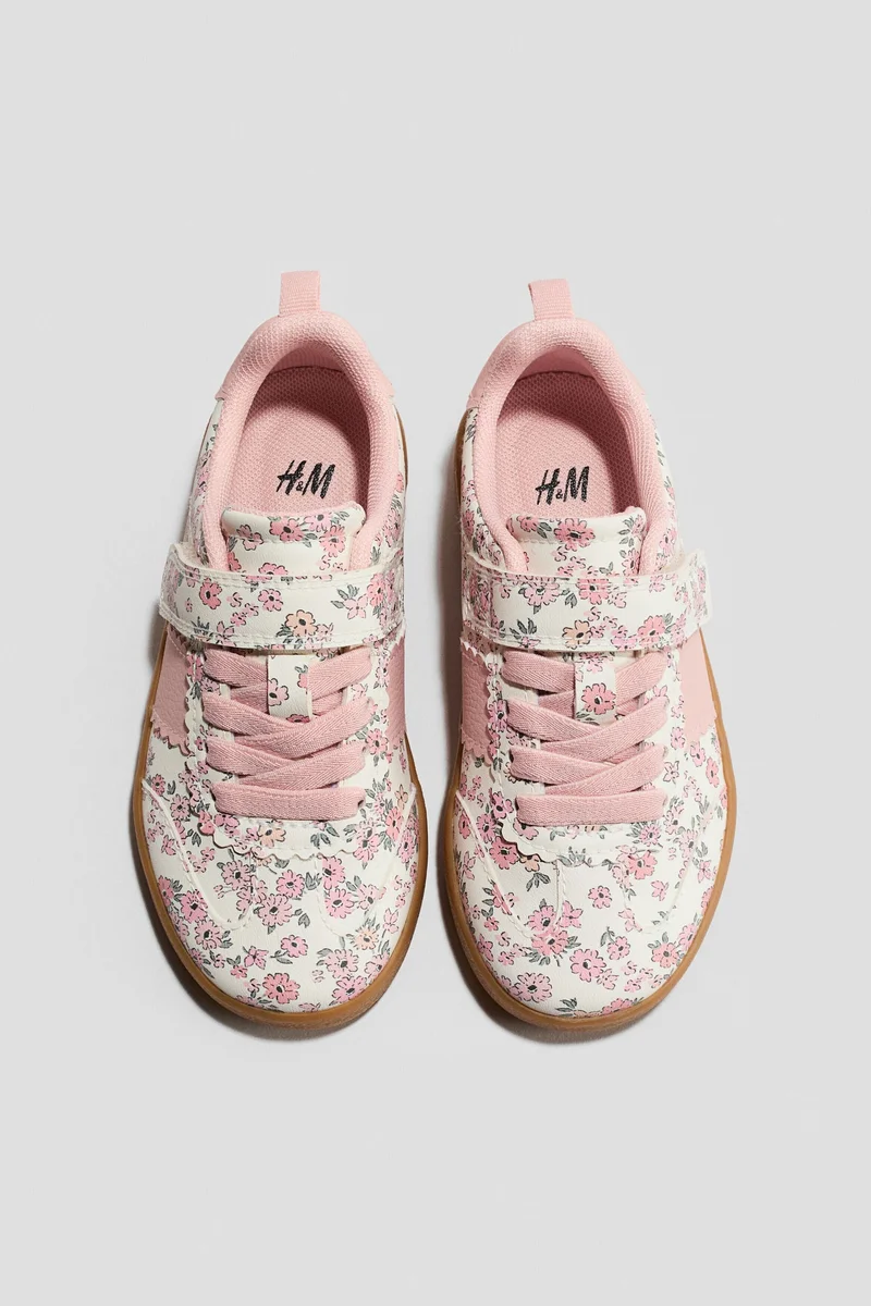 اتش اند ام حذاء رياضي