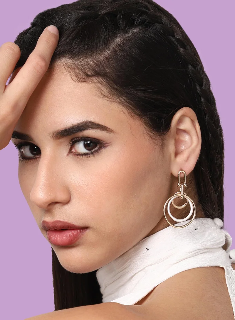 سوهي حلق مصمم للحفلات مطلي بالذهب