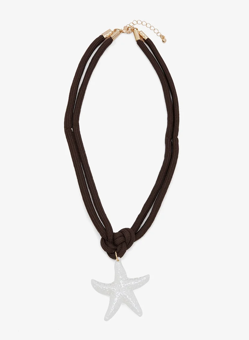 ELLA String Resin Detailed Star Accent Necklace