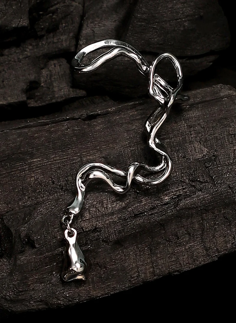 سوهي أقراط نسائية متدلية فضية اللون من خليط معدني بإغلاق ضاغط