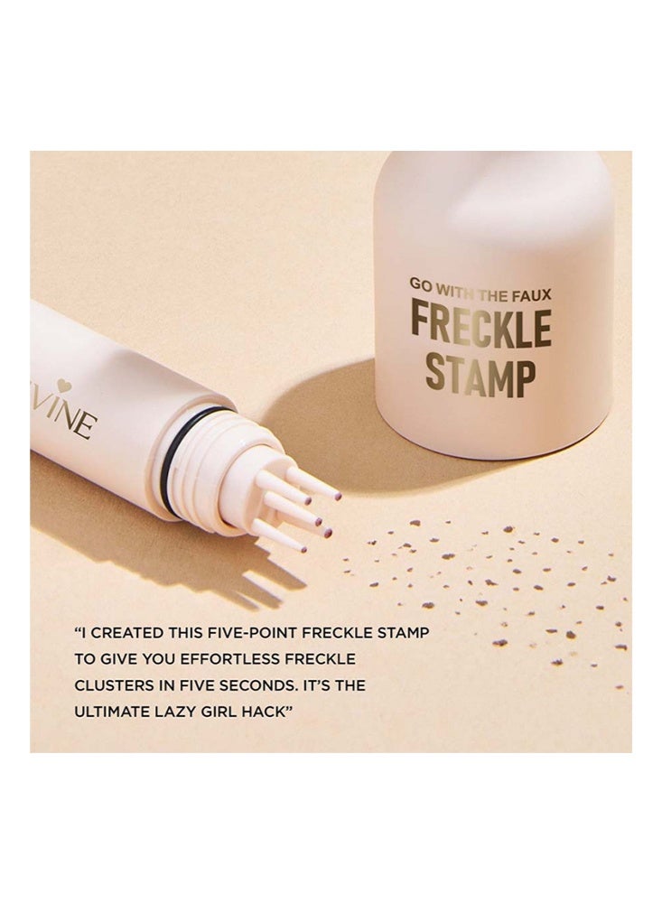PAGE VINE Freckle Stamp-Easily Create A Cluster of Freckles in 5 Seconds,Waterproof Fake Freckles Stain Pen, Quick-Dry Natural-Looking Freckle Stamp Marker Pencil Tool for Sunkissed Look, Upgrade Liquid Freckle Stain Stamp, Long-Lasting  01 Light - Image 5