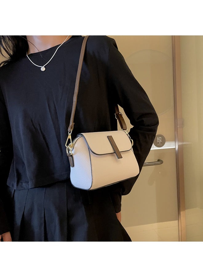 Women's PU Leather Shoulder Bag, Ladies Waterproof and Wear-resistant Crossbody Bag Sling Bag Side Bag Carry Bag, Korean Style Small Bag Satchel Bag Beach Bag Phone Bag for Girls/College Students  - Image 3