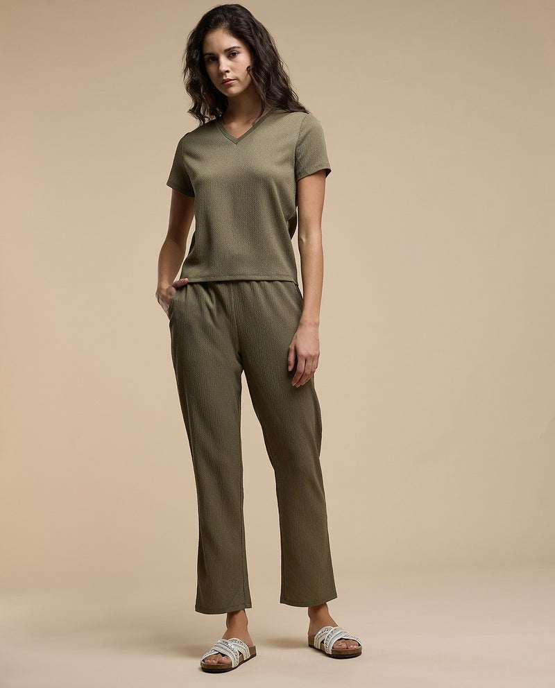 R&B Textured Top With V-Neck And Short Sleeves - Image 2