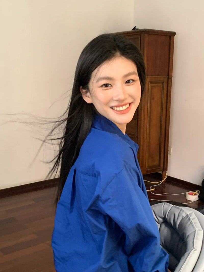 Elegant Artistic Light Blue Shirt 2025 Spring And Korean Fashionable Mid-Length Loose Commuting Long-Sleeved Shirt - Image 3