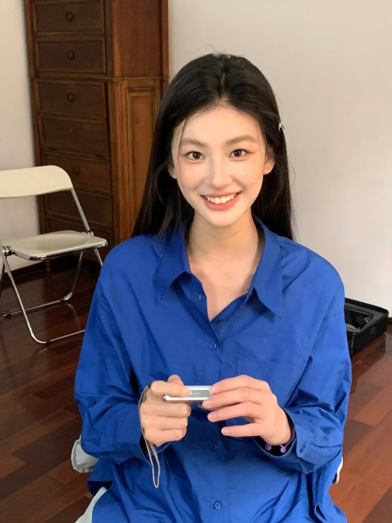 Elegant Artistic Light Blue Shirt 2025 Spring And Korean Fashionable Mid-Length Loose Commuting Long-Sleeved Shirt - Image 4