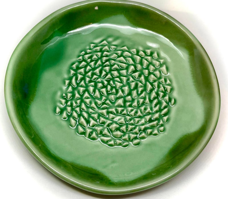 BonCera, All-in-one Premium Ceramic Garlic Grater Plate 4-Piece Set - Turquoise Mountain Glazed Design - For Garlic, Ginger, Chocolate, and more! - Comes with 5.25" Plate, Peeler, Brush, and Stand - Image 2