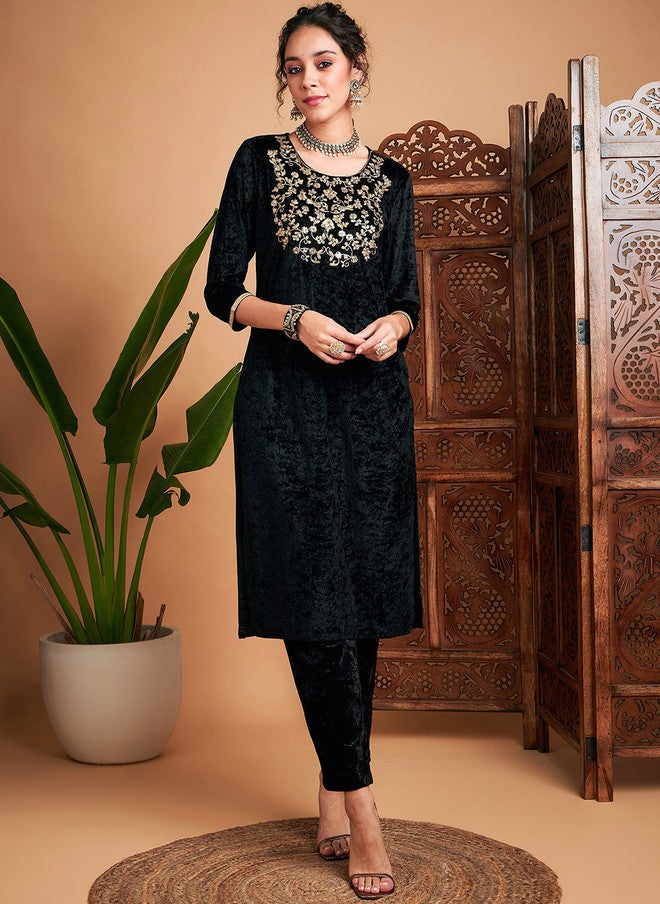SASSAFRAS Black Floral Yoke Design Velvet Kurta for Women - Image 1