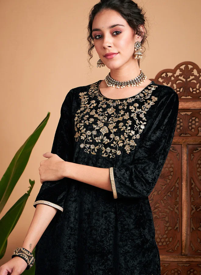SASSAFRAS  Black Floral Yoke Design Velvet Kurta for Women  | Best Price UAE