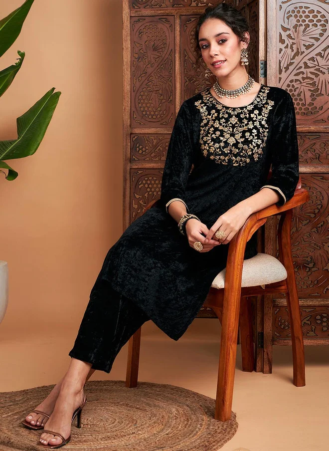 SASSAFRAS  Black Floral Yoke Design Velvet Kurta for Women  | Best Price UAE