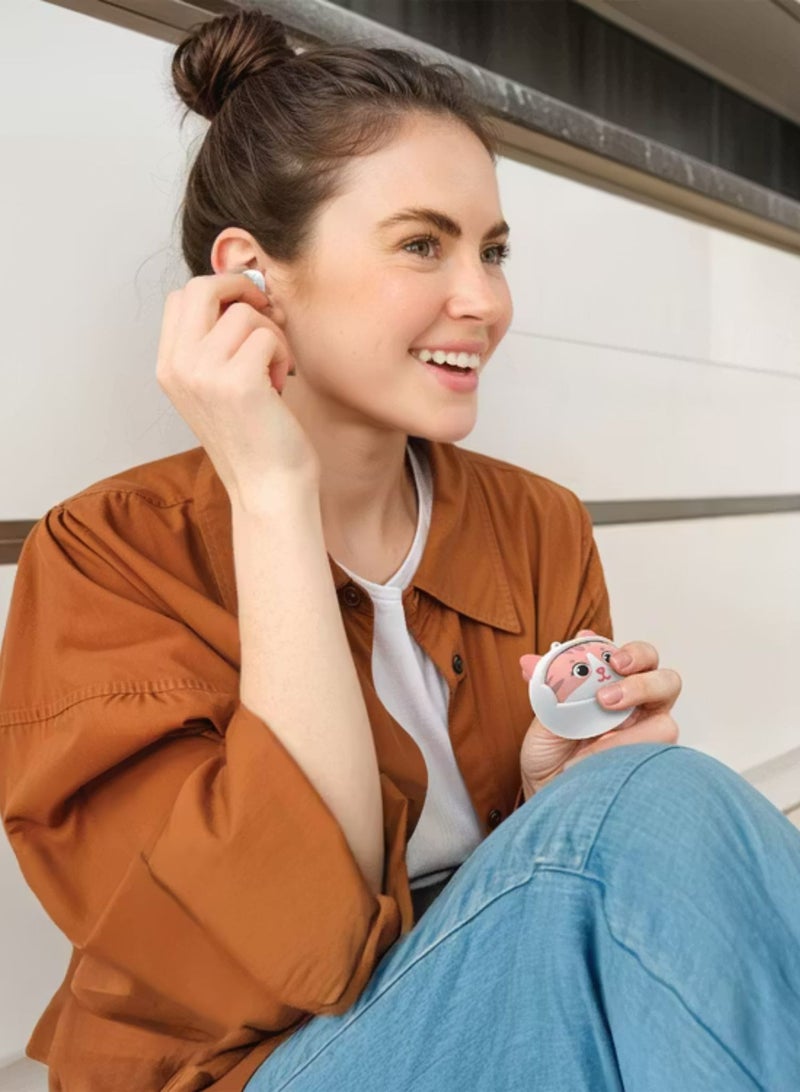 جرين ليون سماعات أذن لاسلكية حقيقية من كيتي بيتس بثلاثة وجوه مخصصة، وبلوتوث 5.4، وتحكم باللمس، ومساعد صوتي، وجودة مكالمات واضحة، ومنفذ شحن من النوع C - أبيض - Image 4