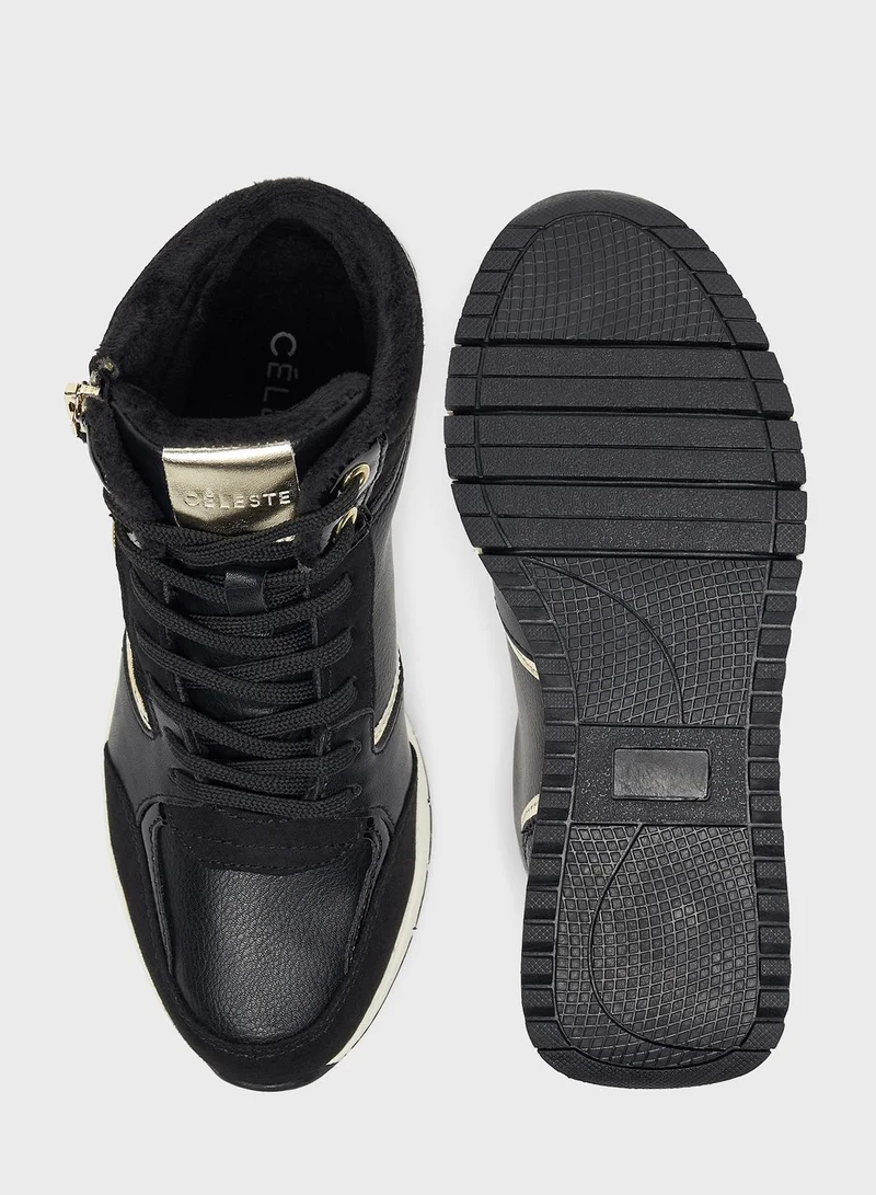 سيليست Lace Up Low Top Sneakers
