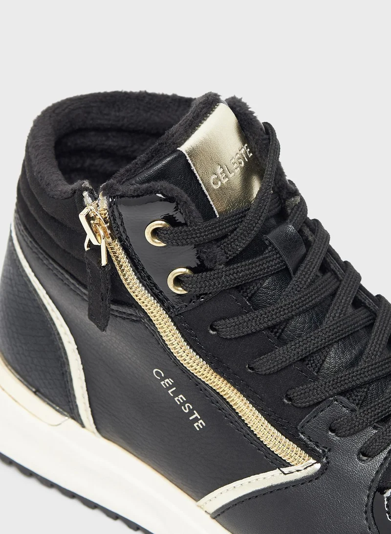 سيليست Lace Up Low Top Sneakers