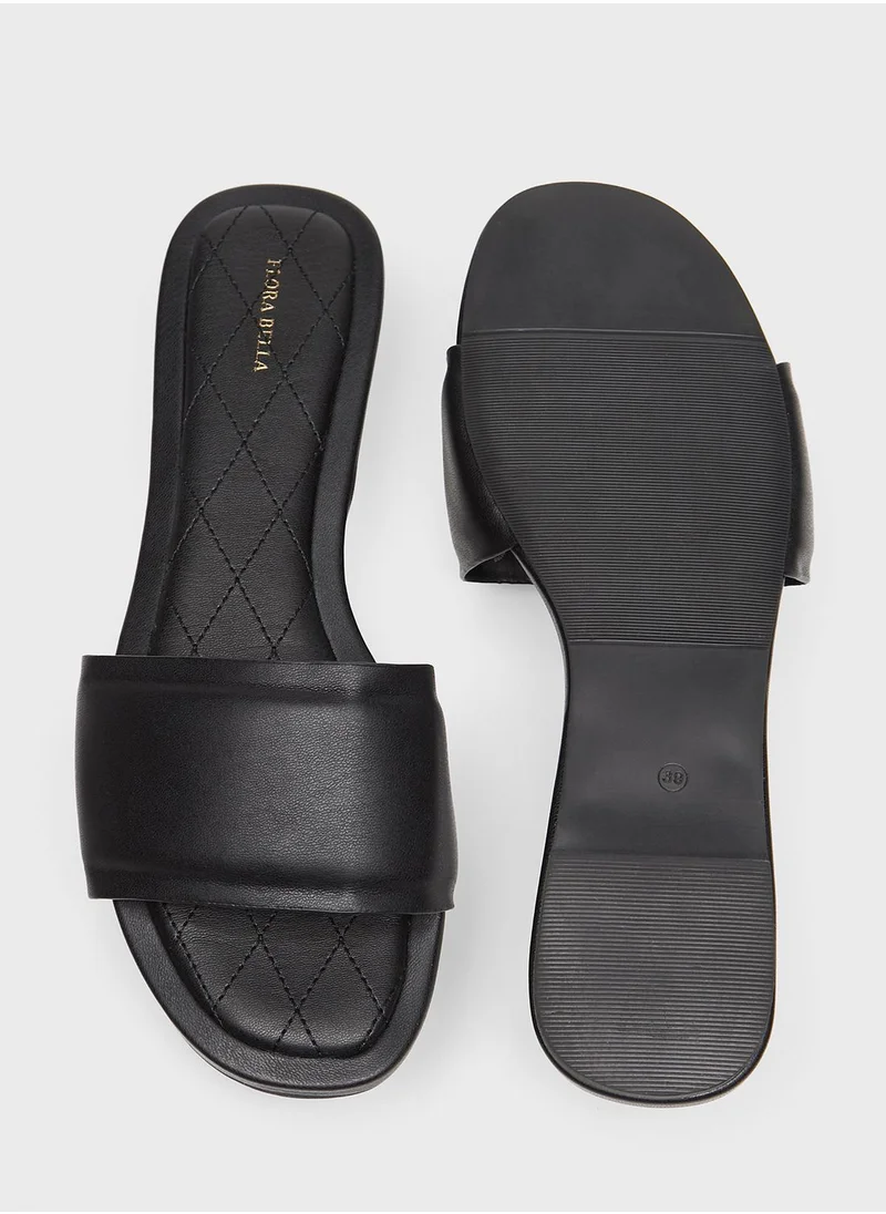 shoexpress Flat Sandals