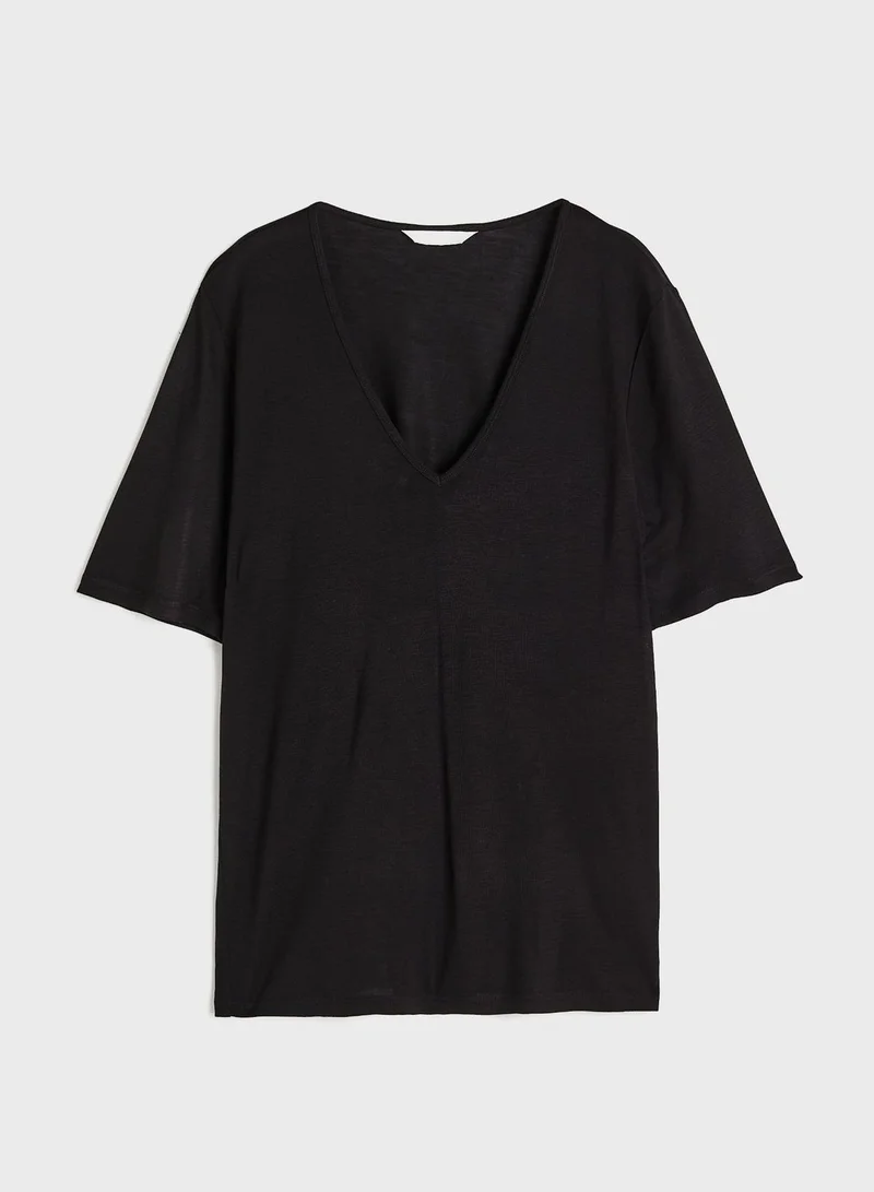 H&M V-Neck T-Shirt