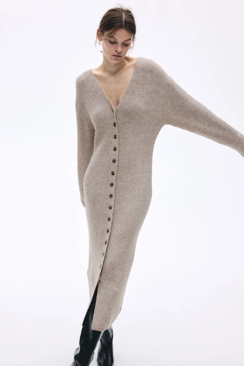 اتش اند ام فستان محبوك من نسيج مرن