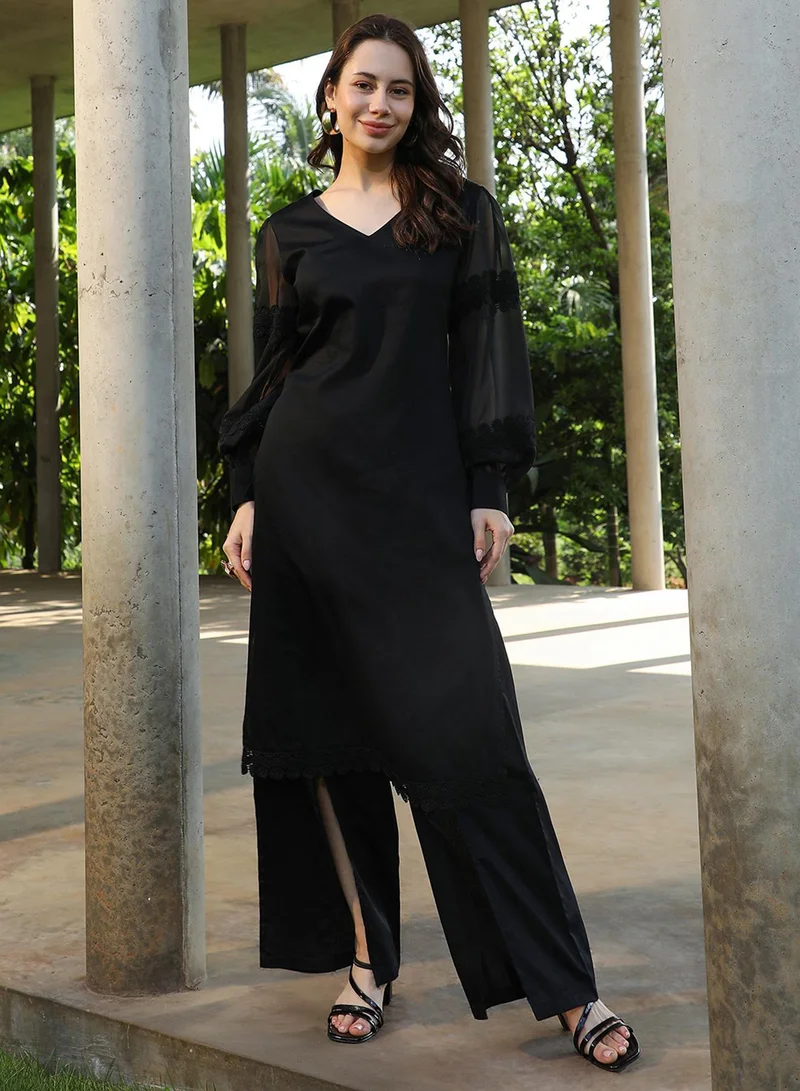  قصة Women's Onyx Black Solid Flared Kurta Set